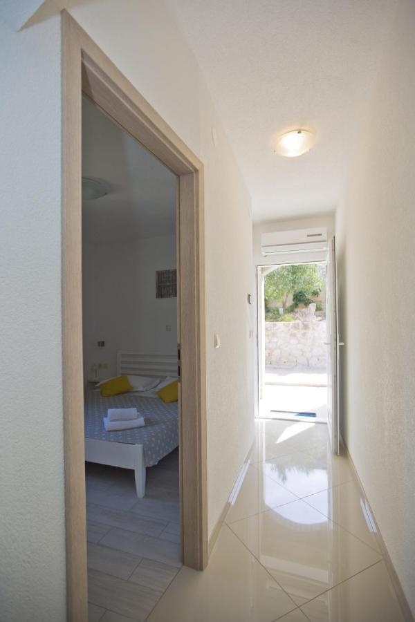 Apartments By The Sea Cove Zastupac, Hvar - 8761 Hvar Town Bagian luar foto