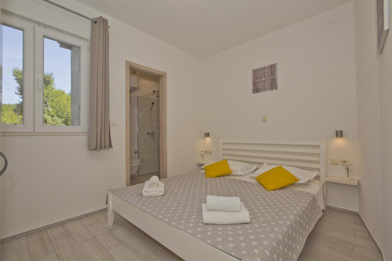 Apartments By The Sea Cove Zastupac, Hvar - 8761 Hvar Town Bagian luar foto