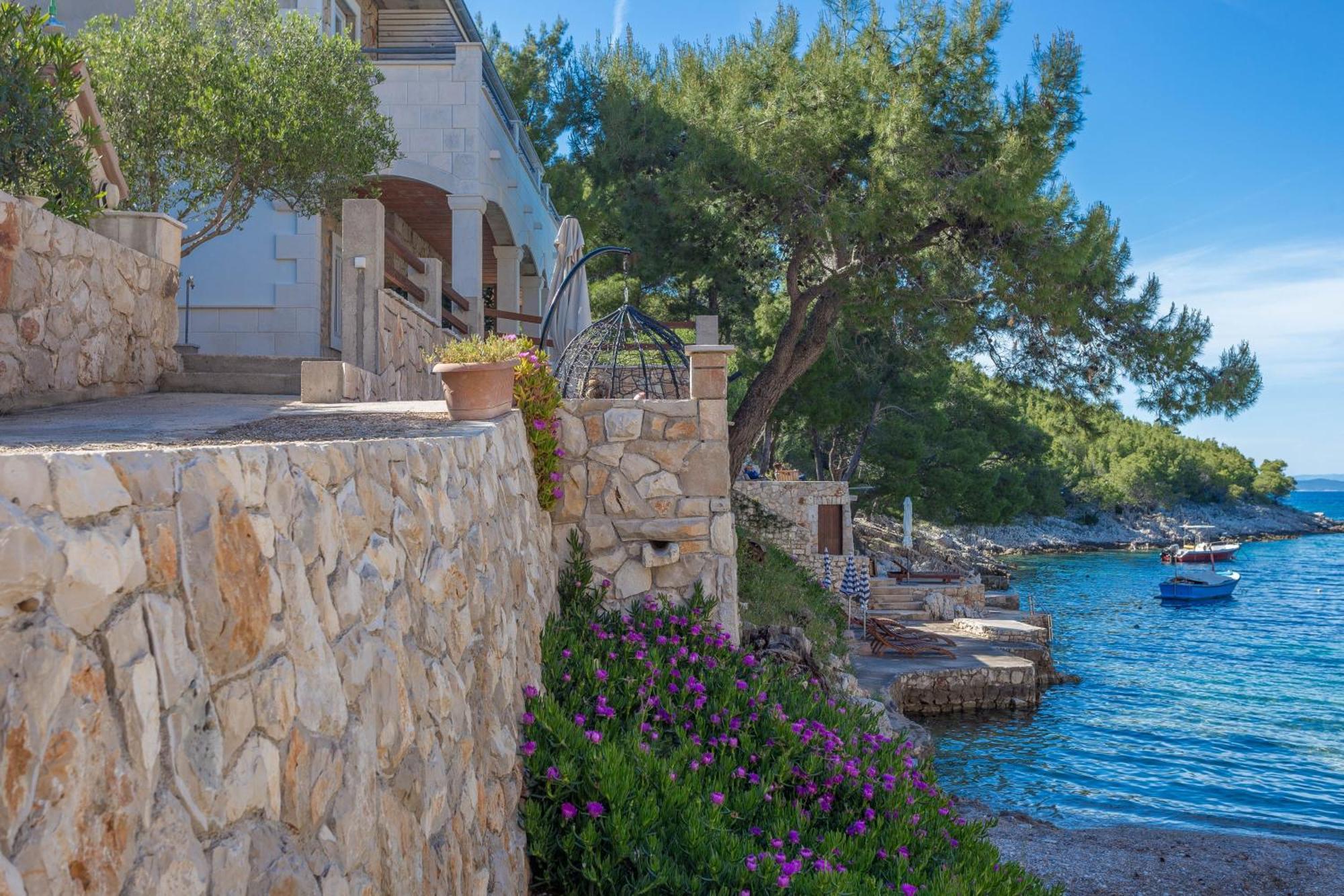 Apartments By The Sea Cove Zastupac, Hvar - 8761 Hvar Town Bagian luar foto
